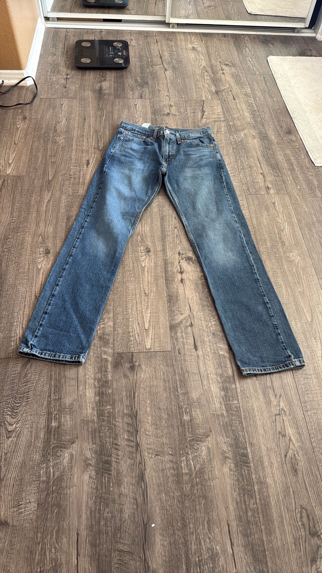 Levis