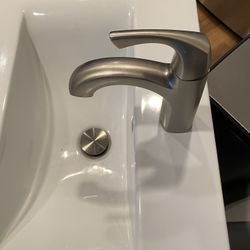 Faucet Single Handle. Moen