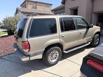 1999 Ford Explorer