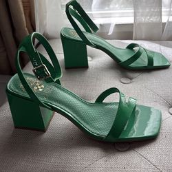 New Vince Camuto shiny green ankle strap square block heels size 8.5