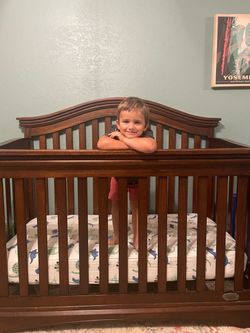 Truly Scrumptious by Heidi Klum Solid Wood 4-in-1 Convertible Crib