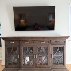 Dark wood sideboard/ buffet/ console table. Perfect condition. High-end solid wood. 