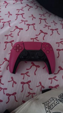 Nova pink ps5 controller