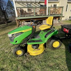 John Deere S100 Riding Lawn Mower