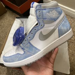 Jordan 1 High OG Hyper Royal 9