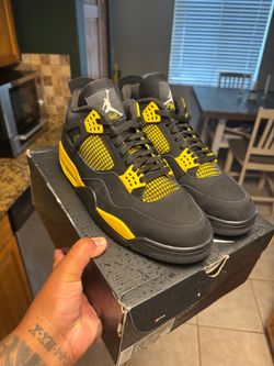 Jordan retro 4’s “thunder”
