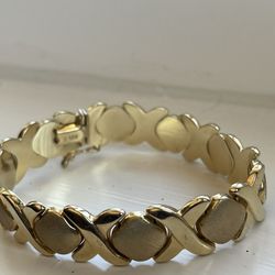 14kt Kiss & Hug Bracelet New 