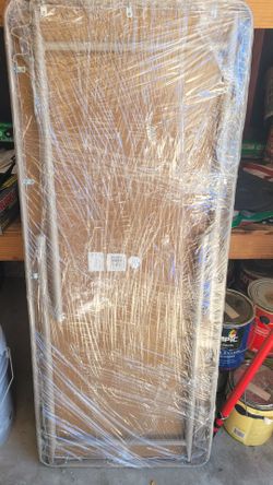 Table 4 ft folding, clean wrapped