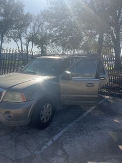 2004  Lincoln Navigator 5.4