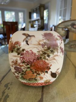 Lovely VASE, Gold Trimmed Floral Bird Pattern 4 Inches Tall Mark Shibata, Japan