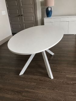 IKEA White Oval Dining Table – Modern Minimalist Table