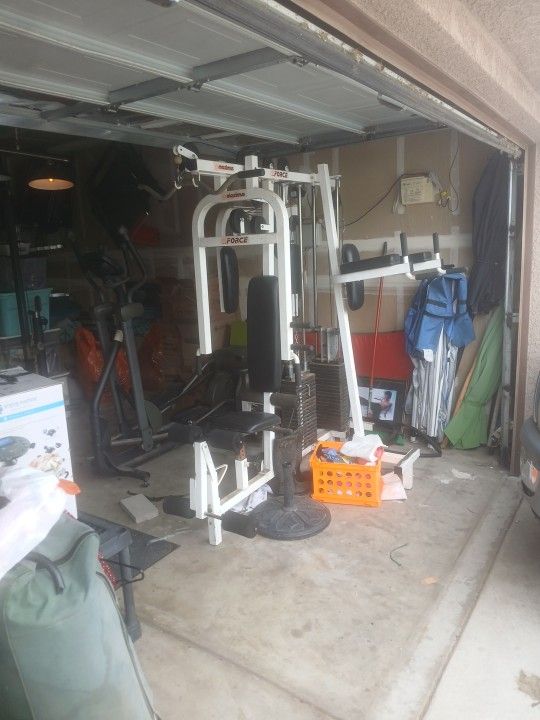 Maximus force workout equipment