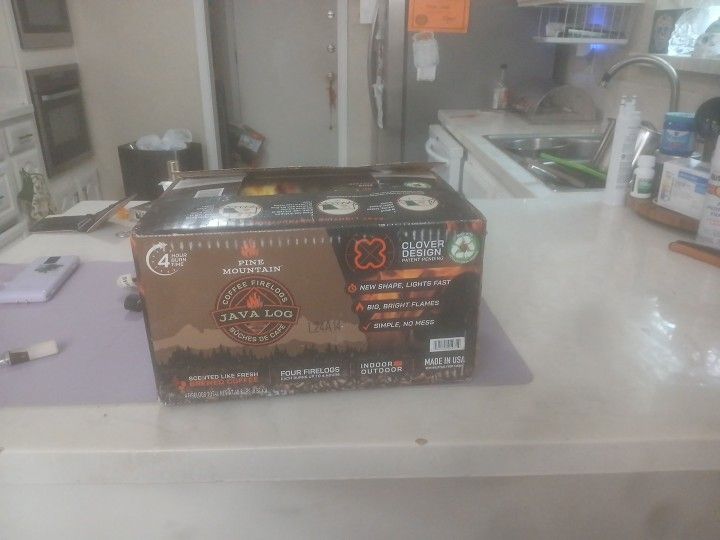 Pine Mountain Fire Log 4 hr 4 pk