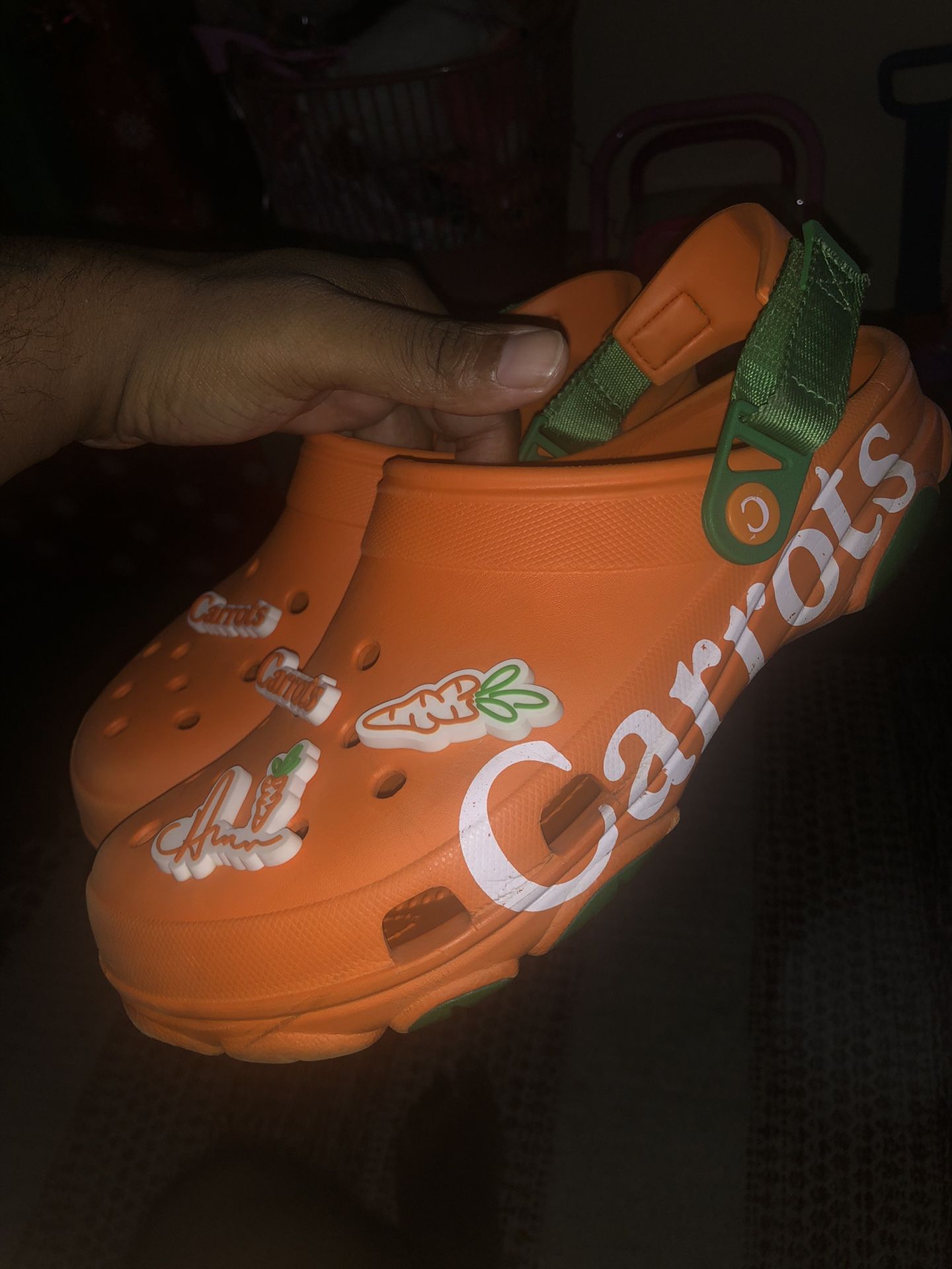Crocs x Carrots Collab • Size 9MEN