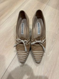 Used - manolo blahnk heel - $99