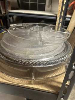 Bowls, Platters, And Trays Perfect For Christmas Party