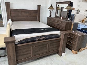 Brand new queen size bedroom set 8 pices