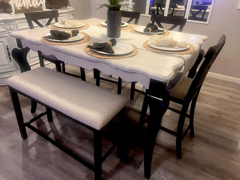 HIGH DINNING TABLE AND CHAIRS $450