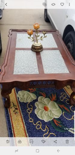 BEAUTIFUL VINTAGE CENTER TABLE WOOD AND GLASS EAGLE LEGS