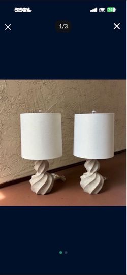One Set of 2 Resin Twist Cashew Table Lamps 19.75”
