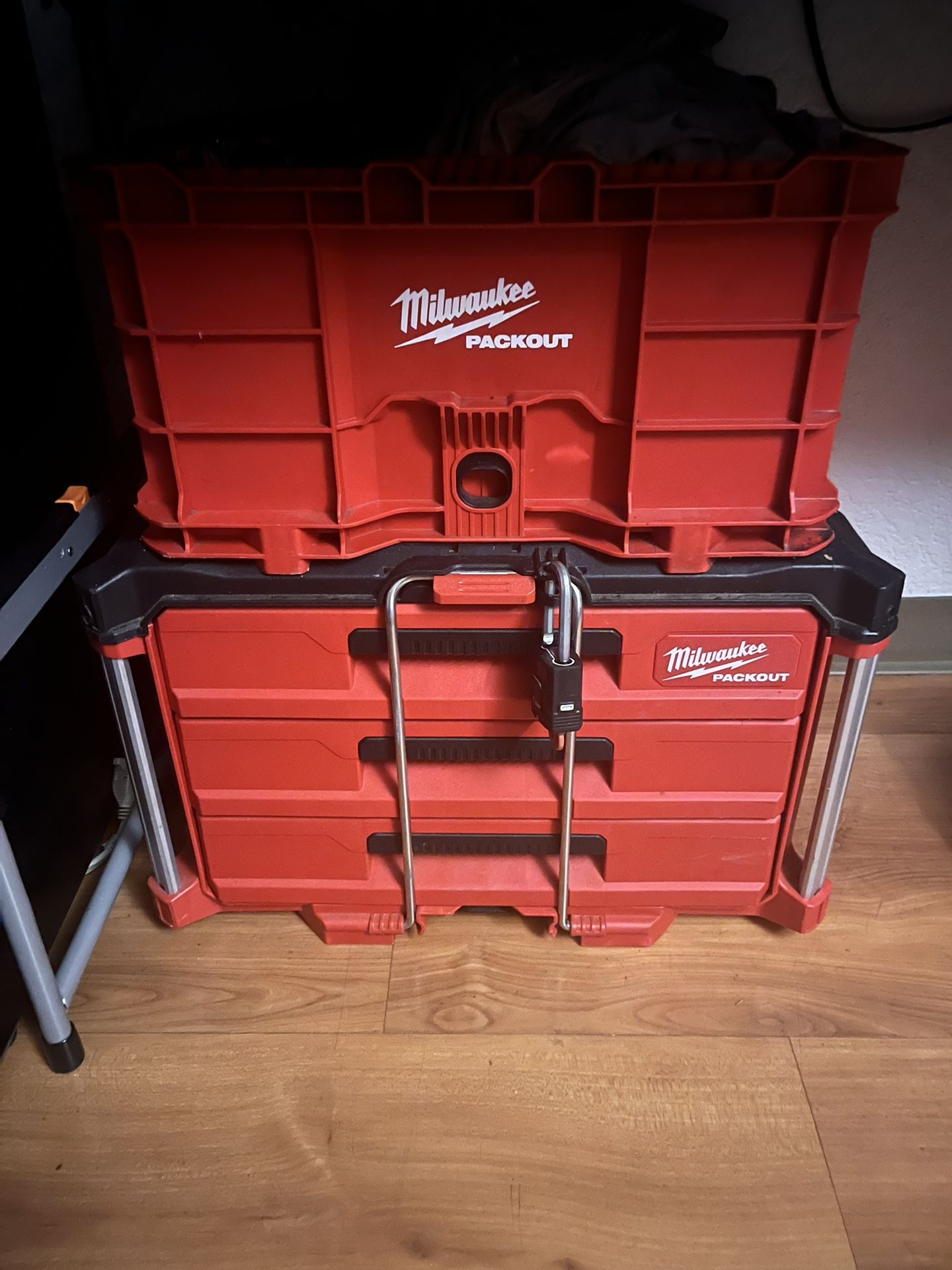 Almost Brand New Milwaukee Packout 3 Drawer And Milwaukee Crate 