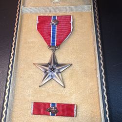 WWII Korea Bronze Star Medal Engraved Arnold J Yoho Complete w/ Oak Leaf Cluster