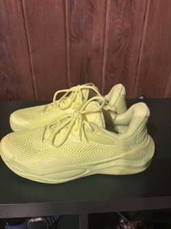 Unisex Curry Splash 24 Basketball Shoes – High-Vis Yellow | Used | Men’s 9.5 |