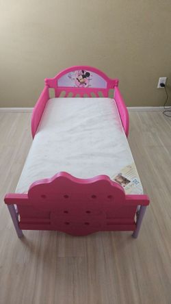 Minnie Mouse kids bed