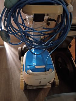 Dolphin Proteus DX4 Robotic Pool Cleaner + Rolling Caddy Stand