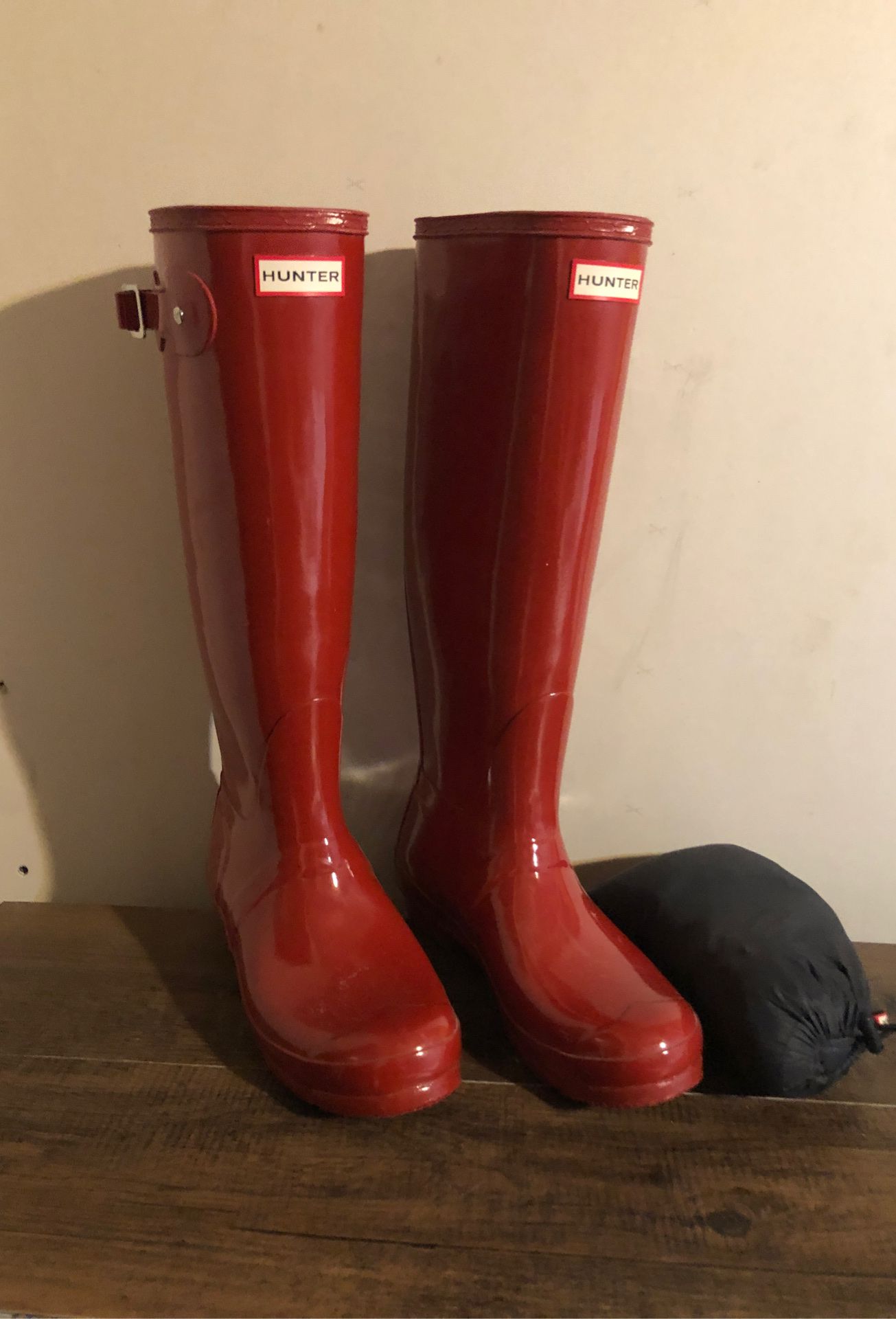 Tall red HUNTER rain boots women’s size 8
