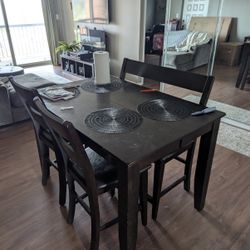 Dinning Room Table- Can Seat Up To 6
