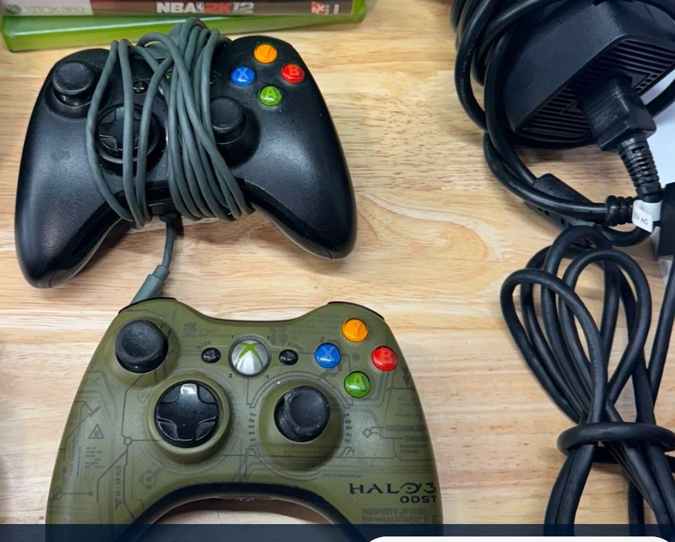 Xbox 360 S Controllers