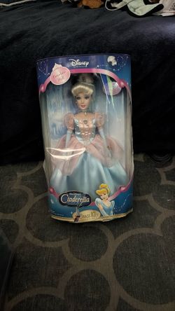 This is a Disney Brass Key Keepsakes 2005 Special Edition Cinderella Porcelain Doll.