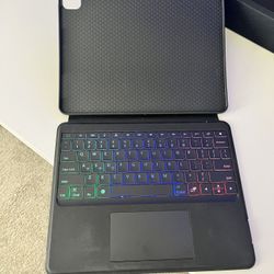 DUX DUCIS iPad Keyboard iPad Pro 12.9 Case with Keyboard (2020/2021/2022), Multi-Touch Trackpad and Pencil Holder, 7 Color Backlitw Wireless Detachabl