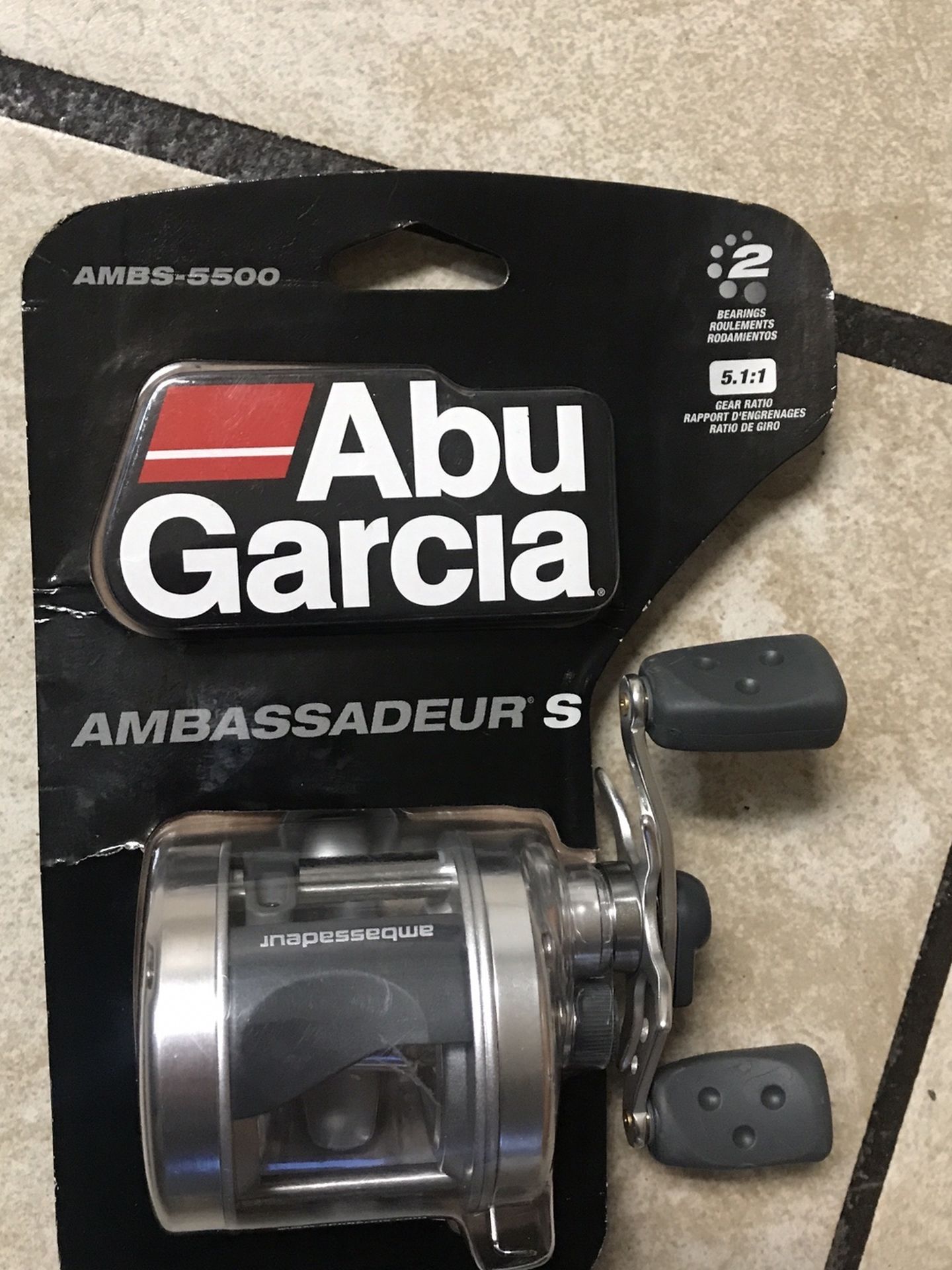 Abu Garcia Ambassadeur S AMBS-5500 Baitcast Fishing Reel, 5.1:1 Gear Ratio