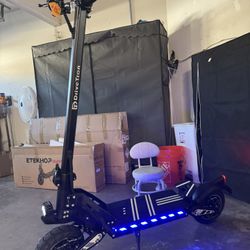 Dual-motor electric scooter