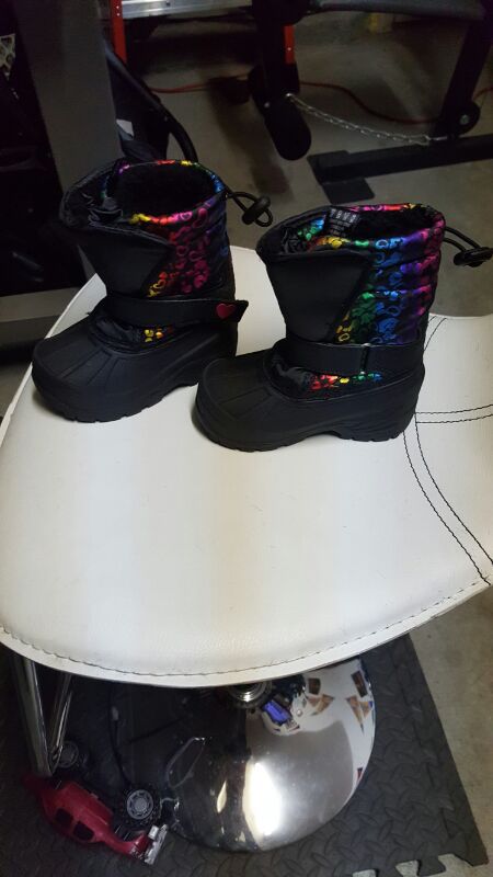 Girl snow boots