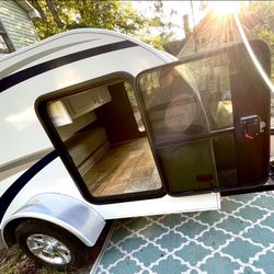 Like New 2009 Little Guy 5-Wide Platform trailer 
