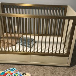 Loni Crib