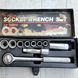 Crew Line 11 Piece 3/8 Drive Rachet & Socket Set - Metal Case, Everything Is There - North Glendale