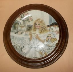 Victoria" Knowles Collector Plate and Holder from 1989