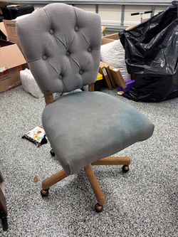 Rolling chair