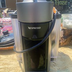 Nespresso Vertuo With 4 Pods