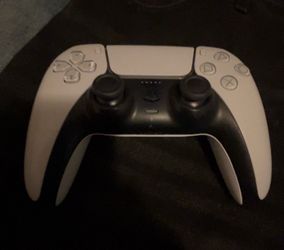 PlayStation 5 controller