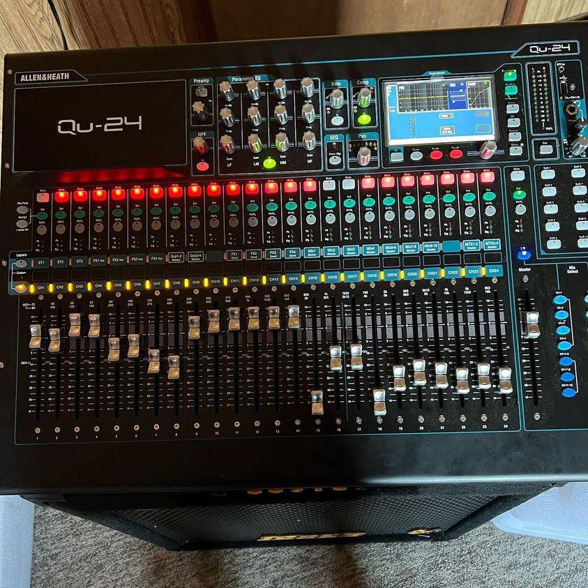 Allen & Heath Qu-24 24 Channel Digital Mixer Chrome Edition 