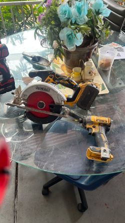 Dewalt saw