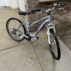 26" schwinn ranger woman bicycle