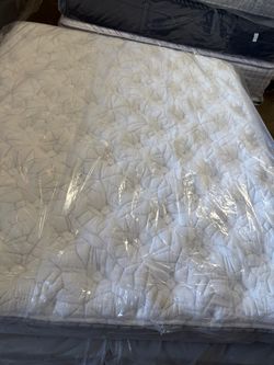California king size bed mattress king koil intimate medium euro top pillow Serta Sealy Stearns & foster Aireloom Kluft hotel collection purple avocad