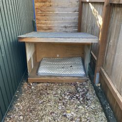Free Dog House