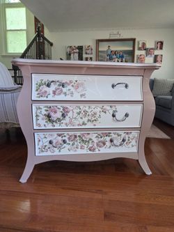 Bombay chest/ dresser